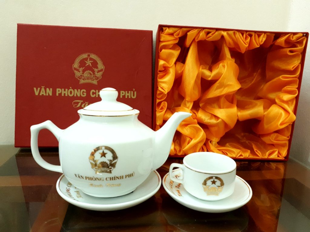 Ấm chén văn phòng chính phủ 8 46485901 254244551921540 4554340491264524288 n